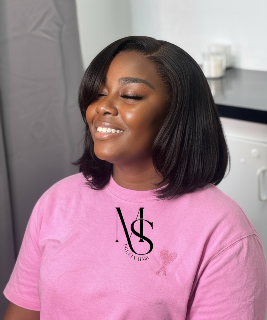 Femme satisfaite avec bob Ms Pretty Hair