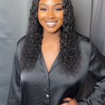 Version une main sur la hanche