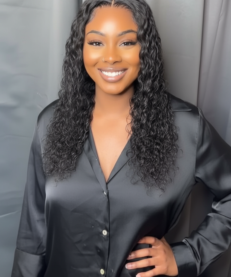 Version une main sur la hanche